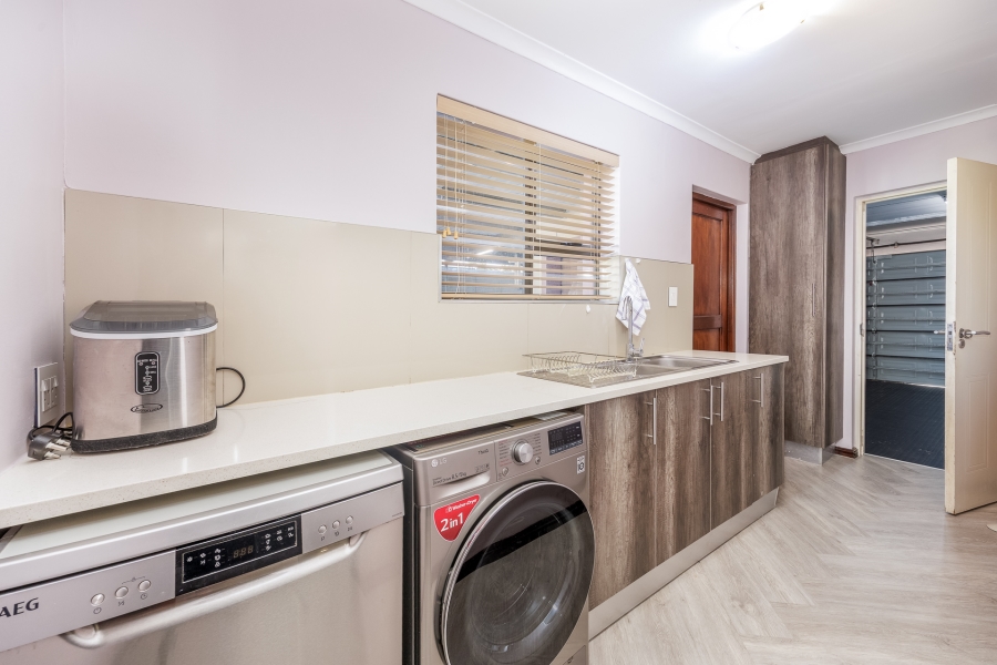 4 Bedroom Property for Sale in Rouxville Western Cape